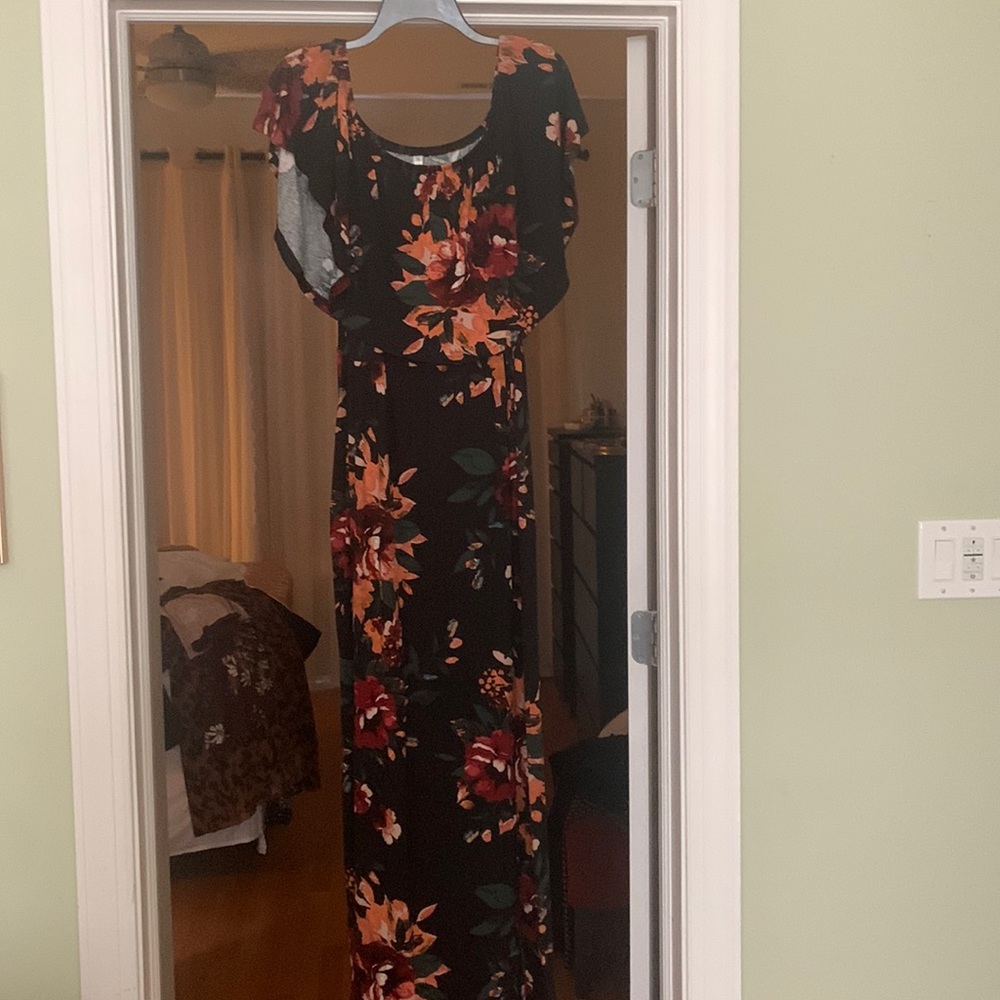 Black maxi dress with pockets NWOT